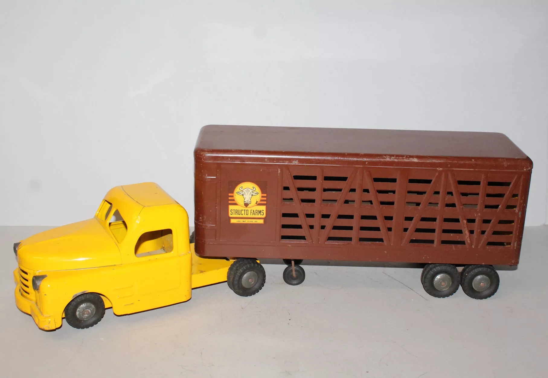 1940-s-structo-pressed-steel-farm-livestock-truck-29-long-bargain-john-s-antique 1940's Structo Pressed Steel Farm Livestock Truck - 29" Long - Bargain John's Antiques