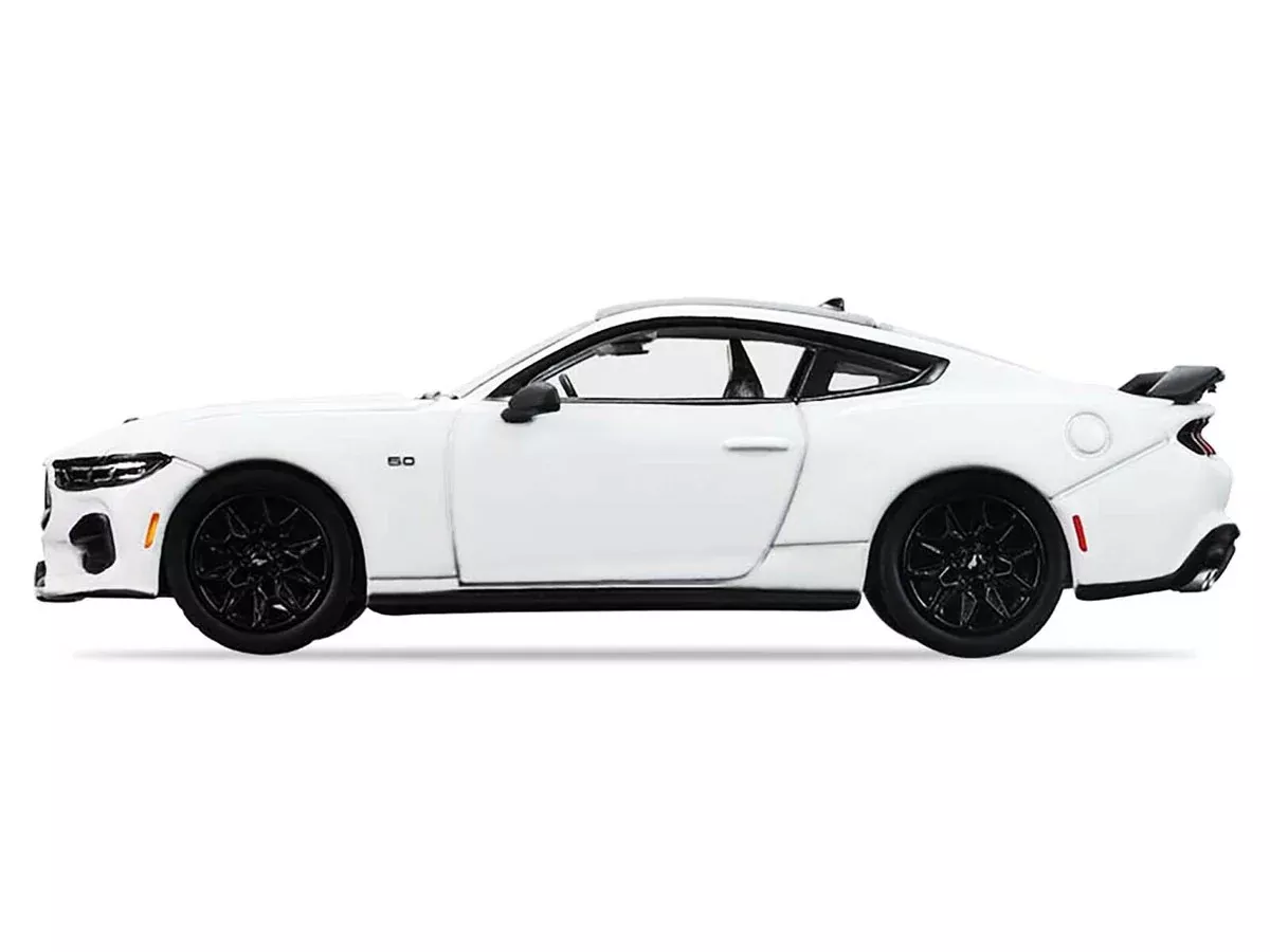 2024-ford-mustang-oxford-white-with-black-top-greenlight-muscle-seri 2024 Ford Mustang Oxford White with Black Top "GreenLight Muscle" Seri