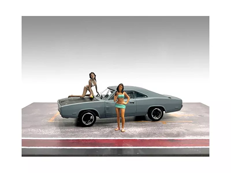 car-wash-girls-set-1-dorothy-barbara-2-piece-figure-1-43-sca "Car Wash Girls" Set 1 Dorothy and Barbara 2 Piece Figure for 1/43 Sca