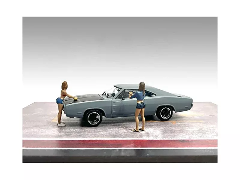 car-wash-girls-set-2-jessica-jennifer-2-piece-figure-set-1-4 "Car Wash Girls" Set 2 Jessica and Jennifer 2 Piece Figure Set for 1/4