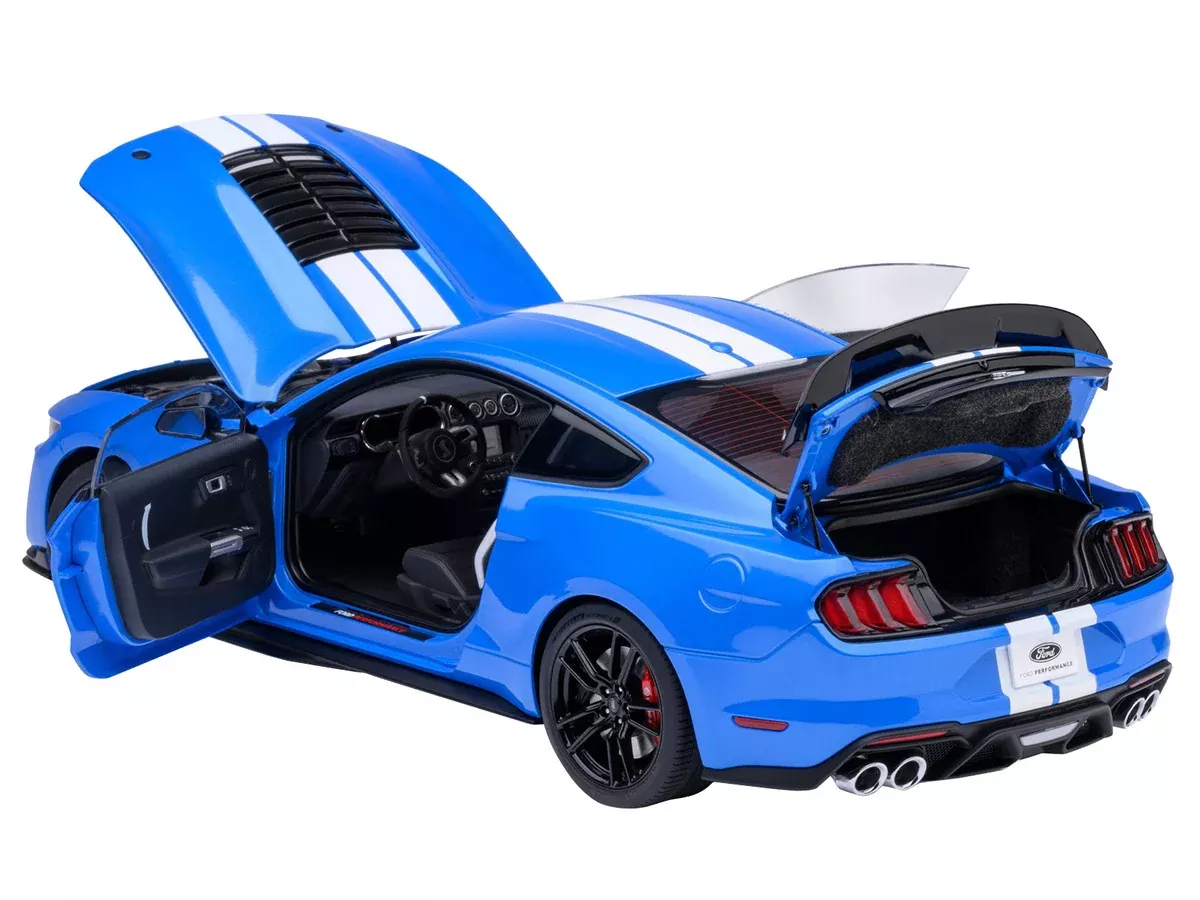 ford-mustang-shelby-gt500-grabber-blue-with-white-stripes-1-18-model-c Ford Mustang Shelby GT500 Grabber Blue with White Stripes 1/18 Model C